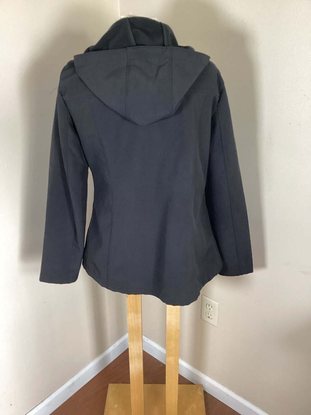 Avalanche Outdoor Supply Women's Black Hooded Softshell Jacket Size M - Picture 3 of 3